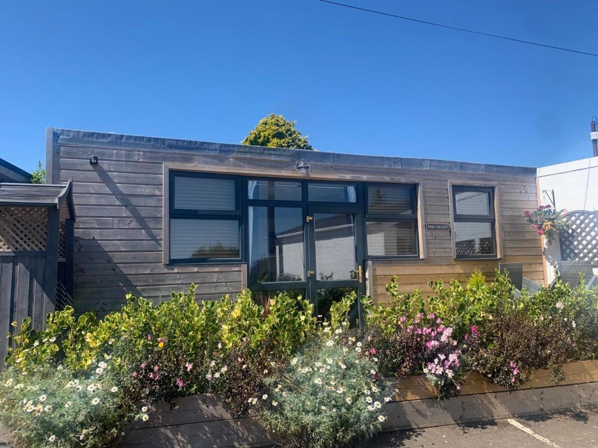 1-Bedroom Chalet With Parking On Site Looe Exterior photo